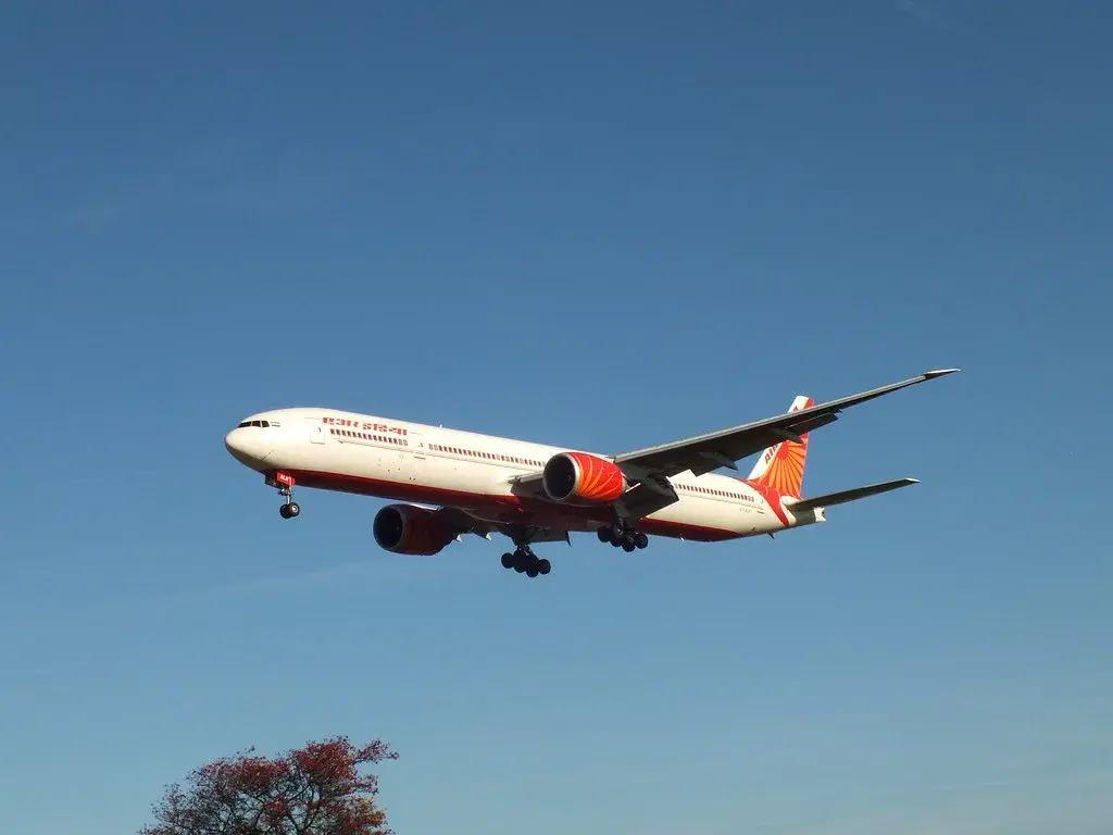 Air India faces probe over immigration lapse 