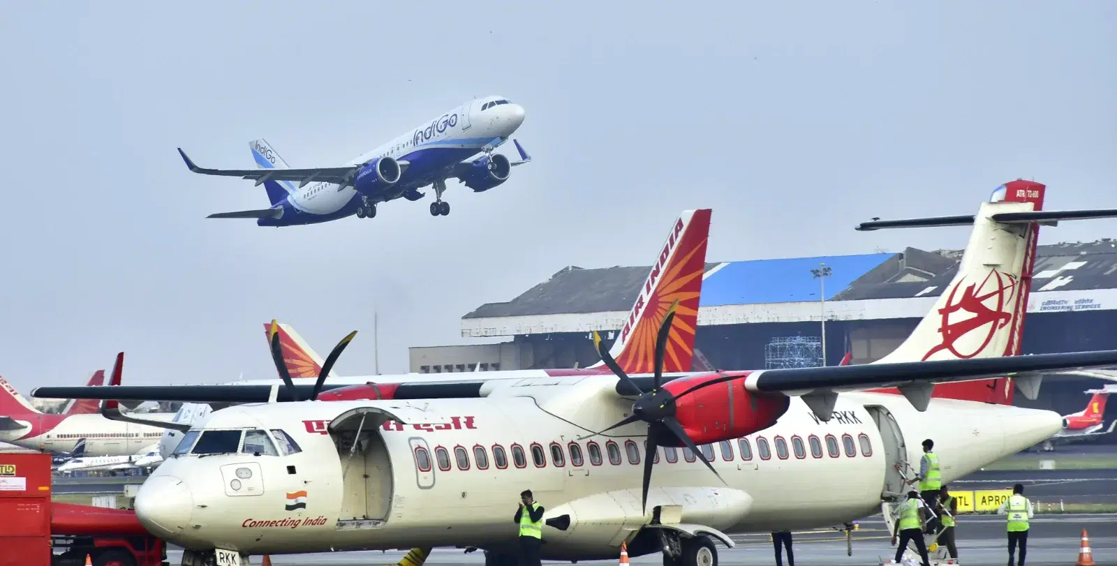 DGCA bans MOBIKINS MK-PB-04 power bank on aircraft