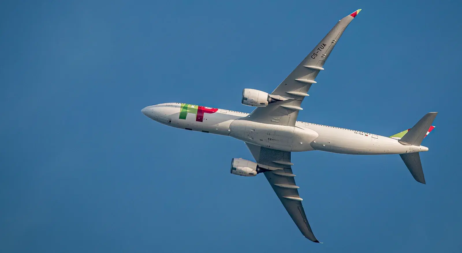 Air France-KLM, Lufthansa make final bids for TAP